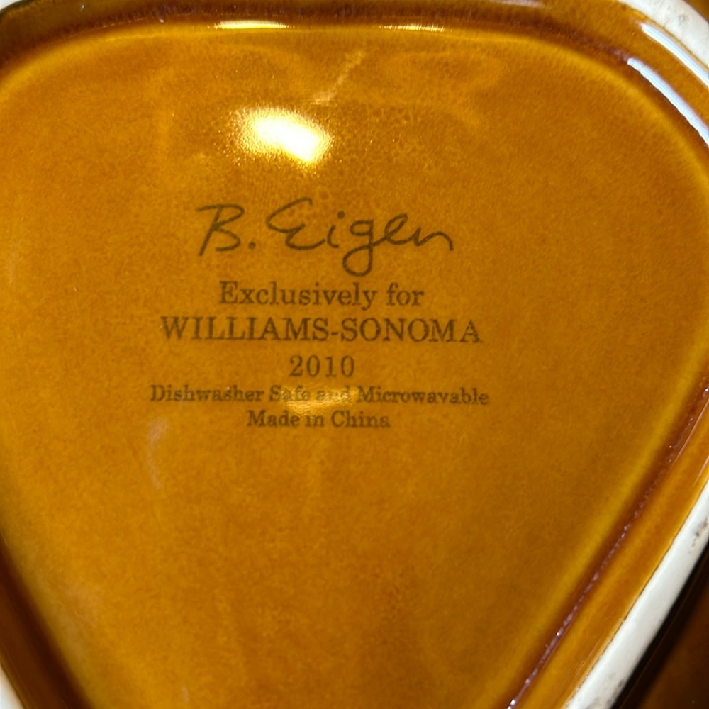 B. Eigen Exclusively for Williams-Sonoma Lidded Pumpkin Mug with Leaf Pl… - Picture 4 of 10